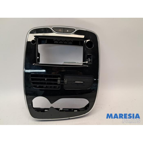 Renault - Clio - Radiotrim