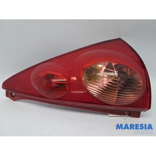 Peugeot - 107 - Feu arrière droit