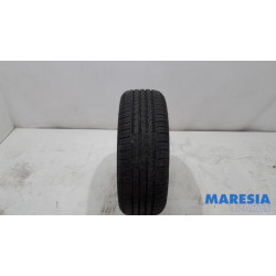Renault - Clio - Tyre