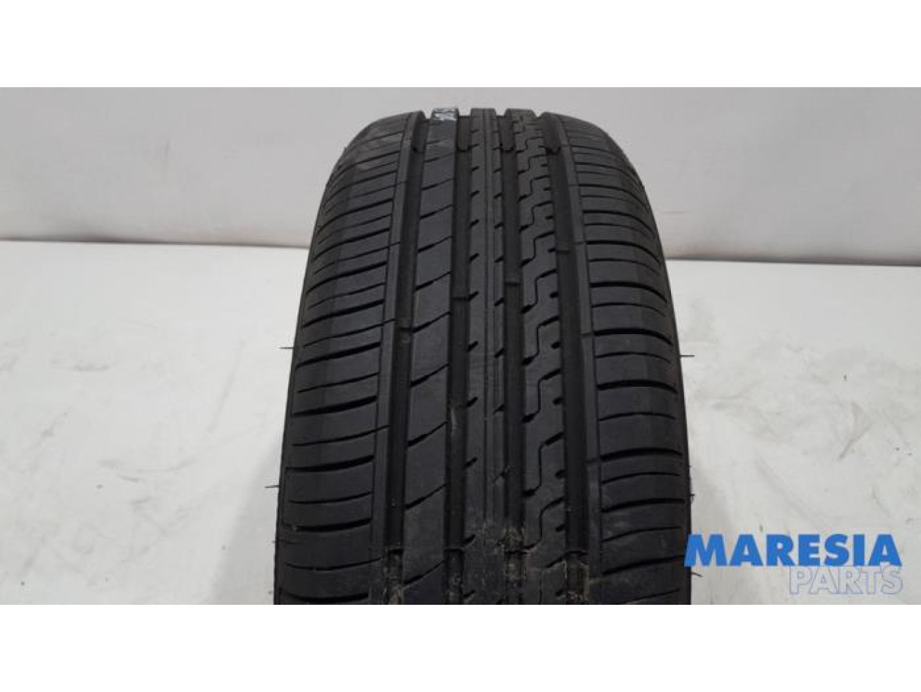 Renault - Clio - Tyre