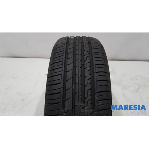 Renault - Clio - Tyre