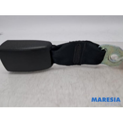 Peugeot - 107 - Insertion ceinture de sécurité arrière droite