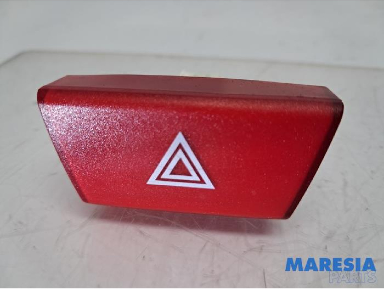 Peugeot - 107 - Commutateur éclairage d'urgence