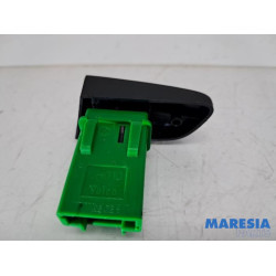 Peugeot - 107 - Rear window heating switch