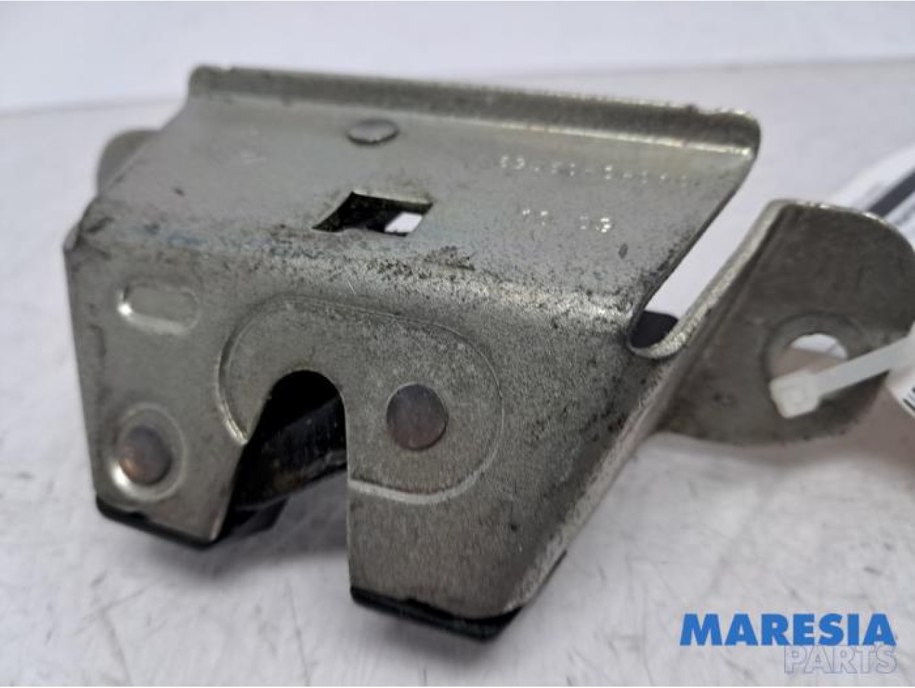 Peugeot - 107 - Mécanique de verrouillage hayon