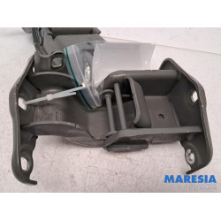 Opel - Vivaro - Scharnier Tür rechts hinten