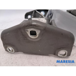 Opel - Vivaro - Scharnier Tür rechts hinten