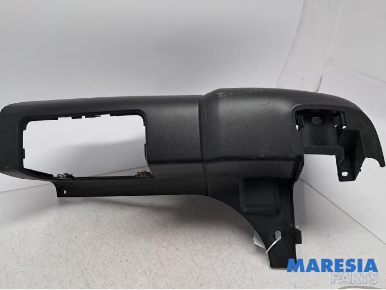 Opel - Vivaro - Rear bumper corner, right