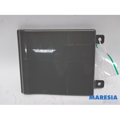 Opel - Vivaro - Tankklappe