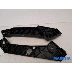 Opel - Vivaro - Frontdeel steun