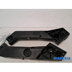 Opel - Vivaro - Frontdeel steun