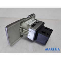 Fiat - 500 - AUX / USB connection