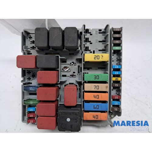 Fiat - 500 - Zekeringkast