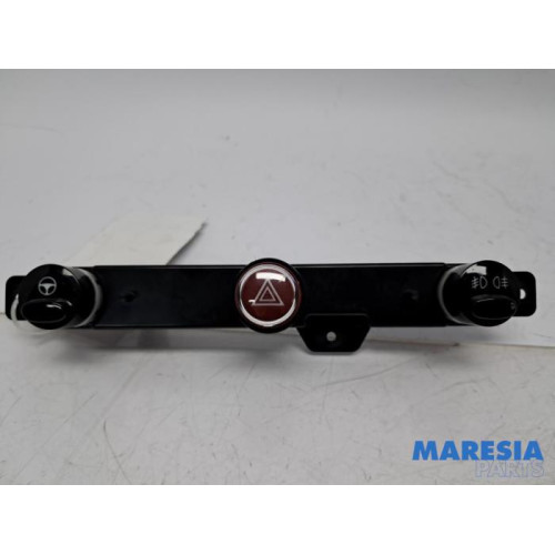 Fiat - 500 - Panikbeleuchtung Schalter