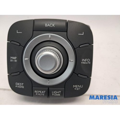 Renault - Megane - Navigatie bedienings paneel