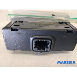 Renault - Megane - AUX/USB aansluiting