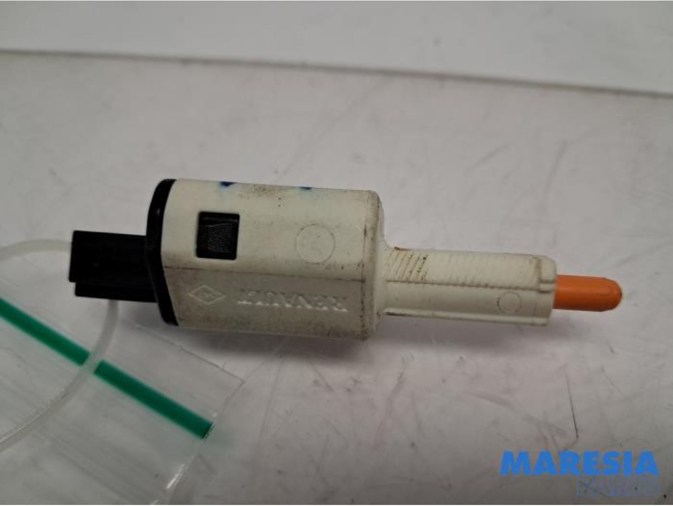 Renault - Megane - Brake light switch