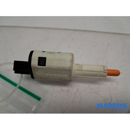 Renault - Megane - Remlicht Schakelaar