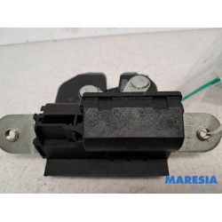 Fiat - 500 - Tailgate lock mechanism