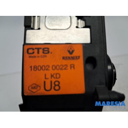 Renault - Megane - Accelerator pedal