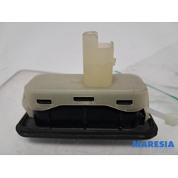 Renault - Megane - Tailgate switch