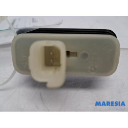 Renault - Megane - Tailgate switch