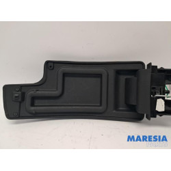 Renault - Megane - Armrest