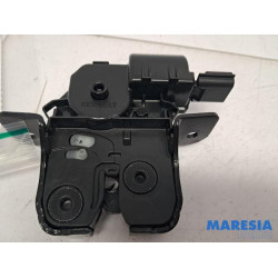 Renault - Megane - Tailgate lock mechanism