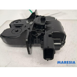 Renault - Megane - Tailgate lock mechanism