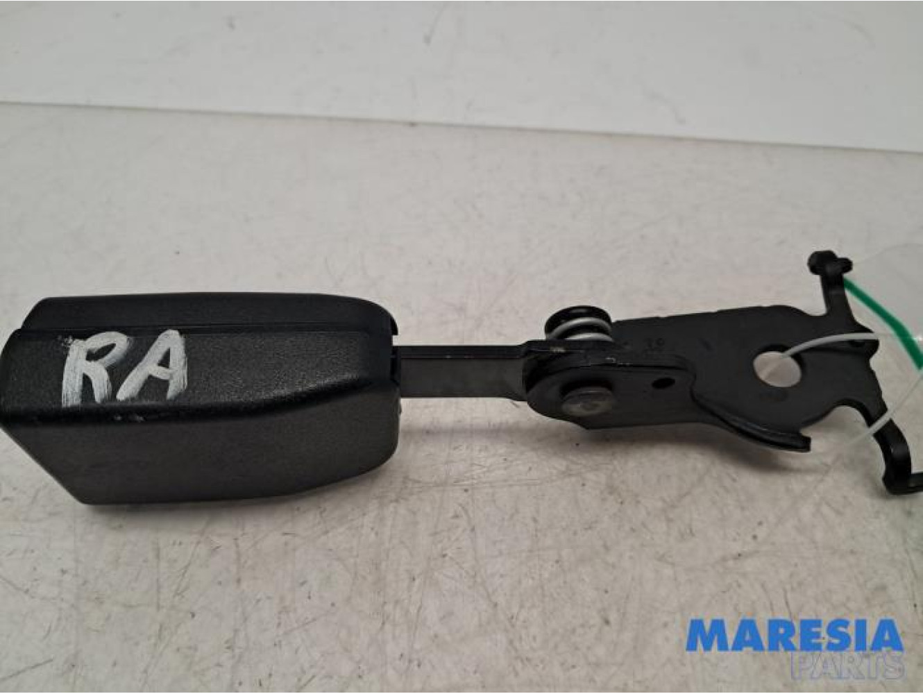 Renault - Megane - Rear seatbelt buckle, right