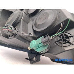 Renault - Master - Headlight, right