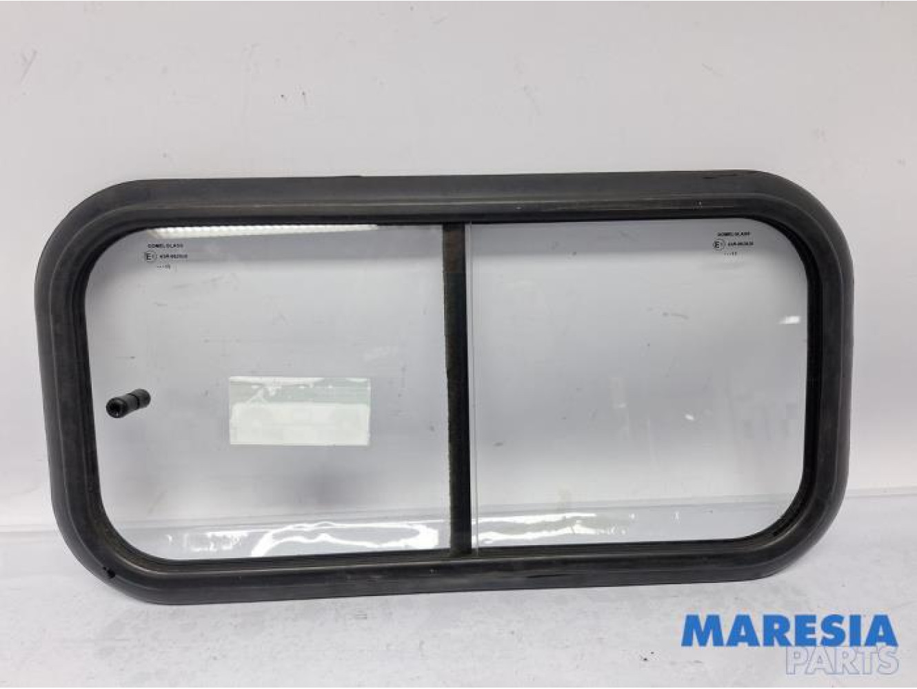 Fiat - Ducato - Bulkhead window