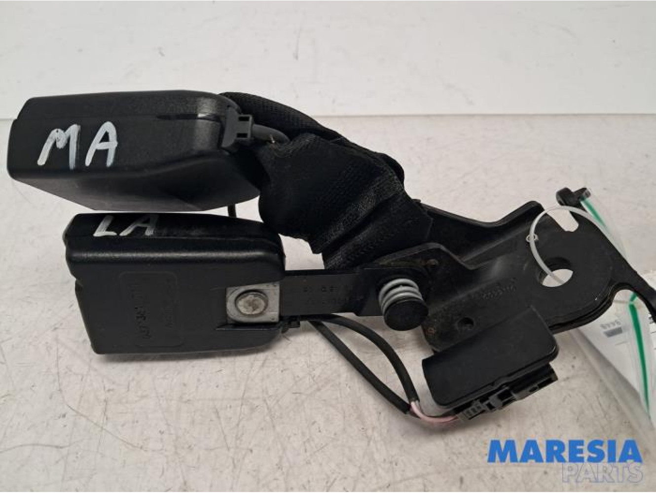 Renault - Megane - Rear seatbelt buckle, left