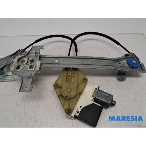 Renault - Megane - Rear door window mechanism 4-door, right