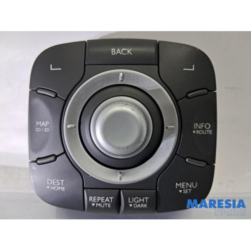 Renault - Grand Scenic - Navigation control panel