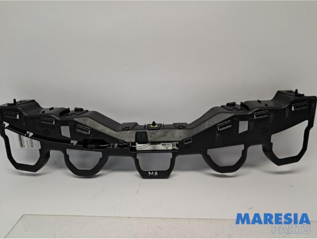 Renault - Megane - Rear bumper bracket central