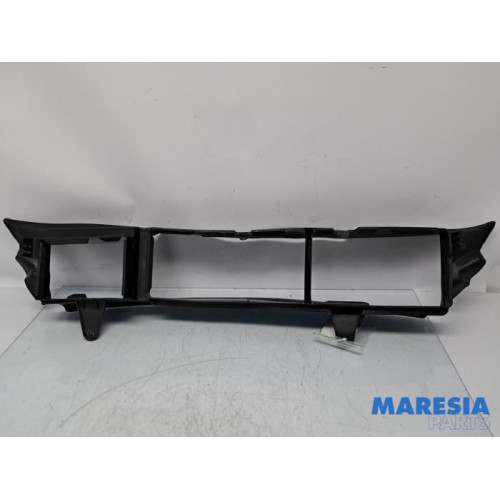 Renault - Megane - Air funnel