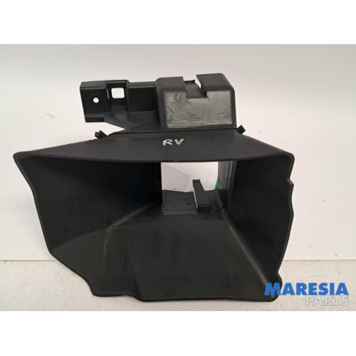 Renault - Megane - Air funnel