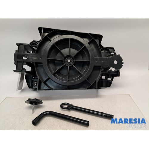 Renault - Megane - Reservewielbak