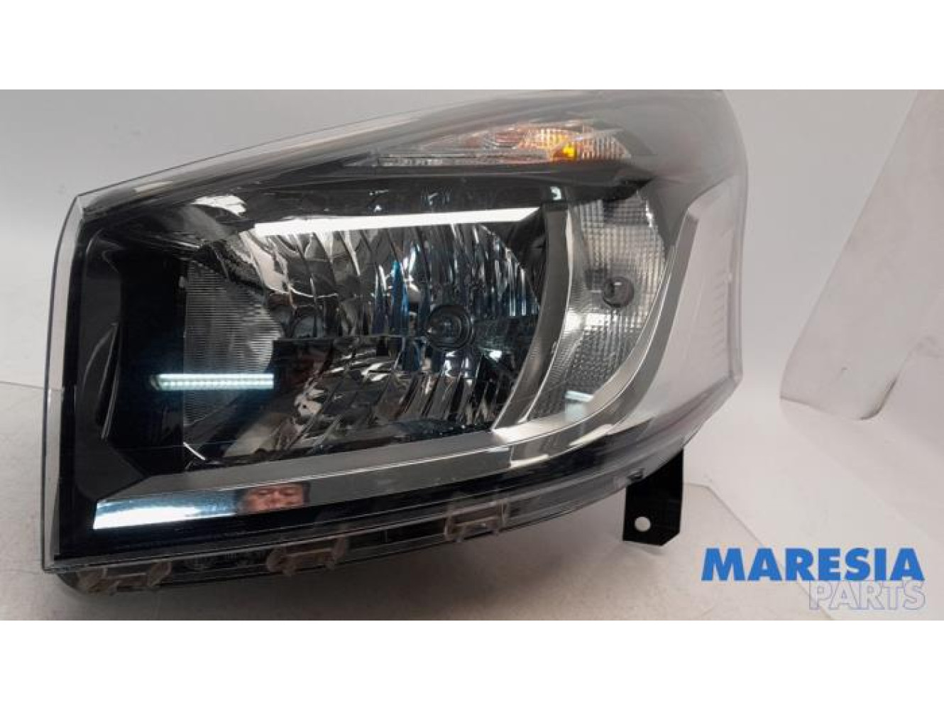 Renault - Trafic - Scheinwerfer links