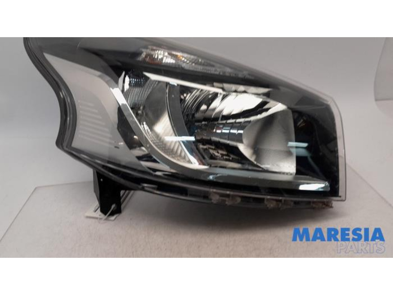 Renault - Trafic - Scheinwerfer rechts