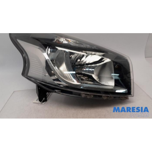 Renault - Trafic - Phare droit