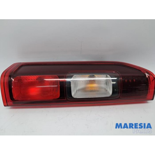 Renault - Trafic - Feu arrière gauche