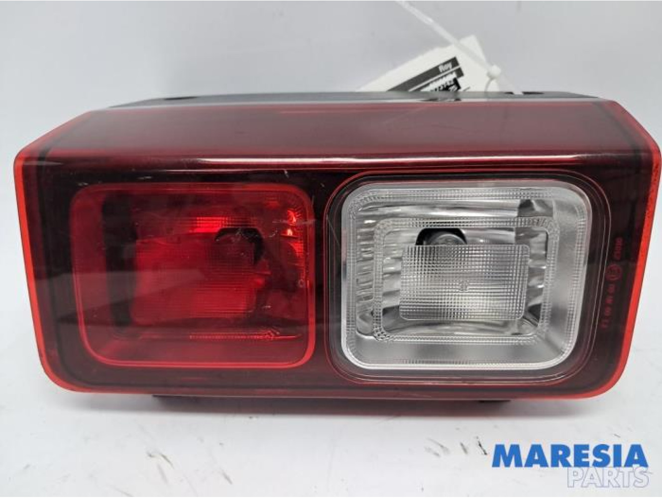 Renault - Trafic - Reversing light, left