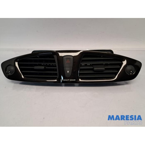 Renault - Grand Scenic - Dashboard vent