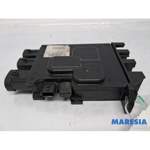 Renault - Grand Scenic - Voltage regulator