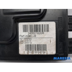 Renault - Trafic - Voltage regulator