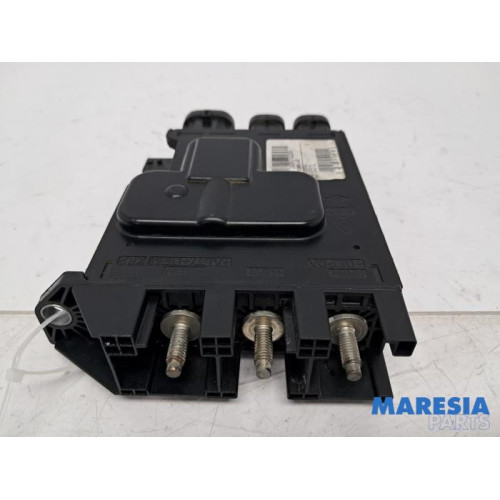 Renault - Trafic - Voltage regulator