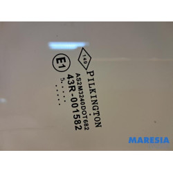 Renault - Master - Quarter light, front left