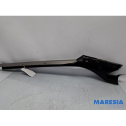 Renault - Grand Scenic - Frontscreen frame